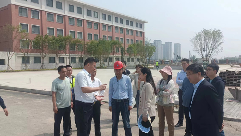 ֣�ݺ��ո�����ί���쵼����֣�������ѧУ���ո�����У����Ŀ