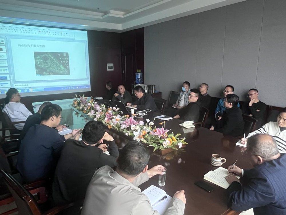 ��Ͷ�����������̽���������֯��չ�ֽṹ������ѵ������